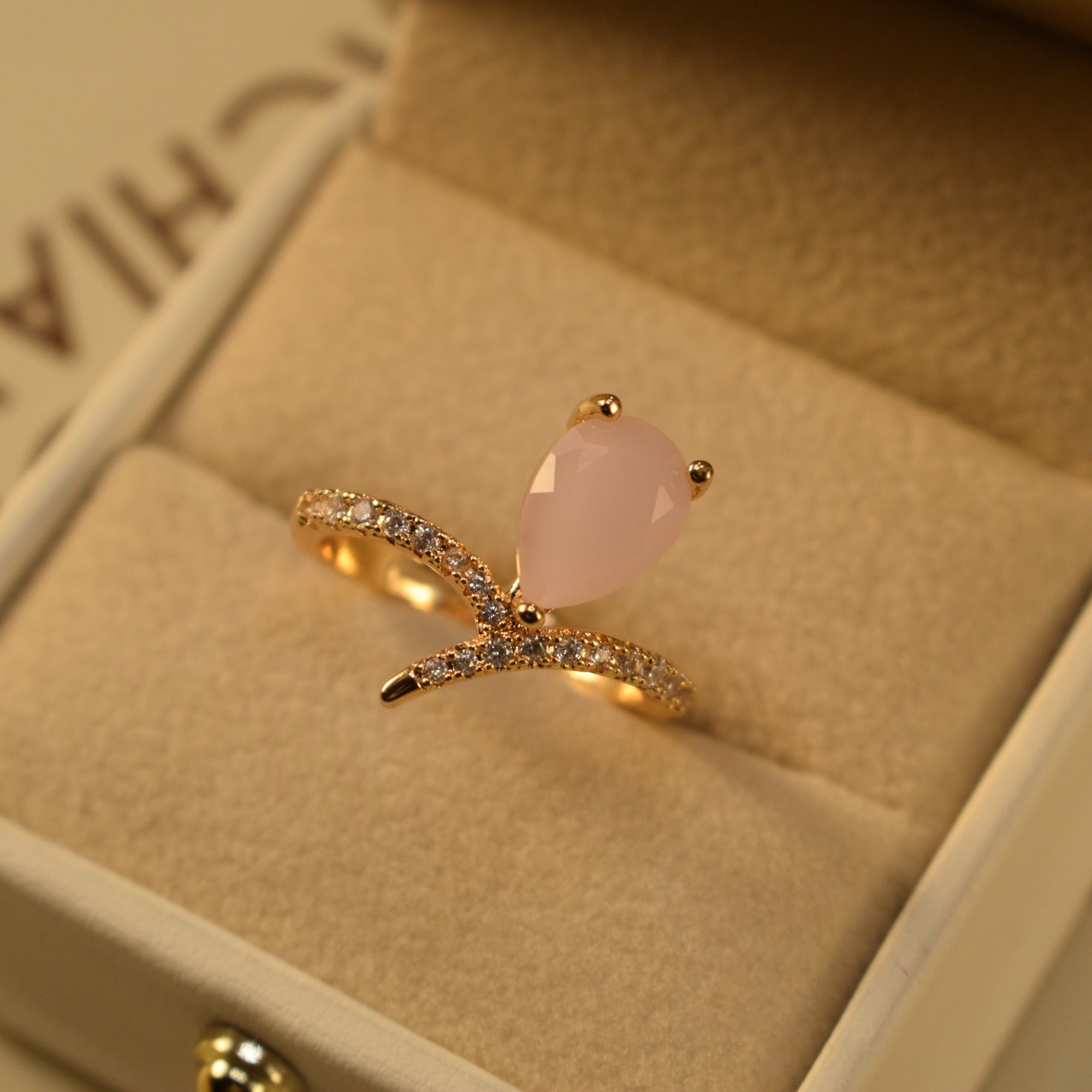 Elegant Design Gold Plated Crystal Stones Ring For Girls/Women