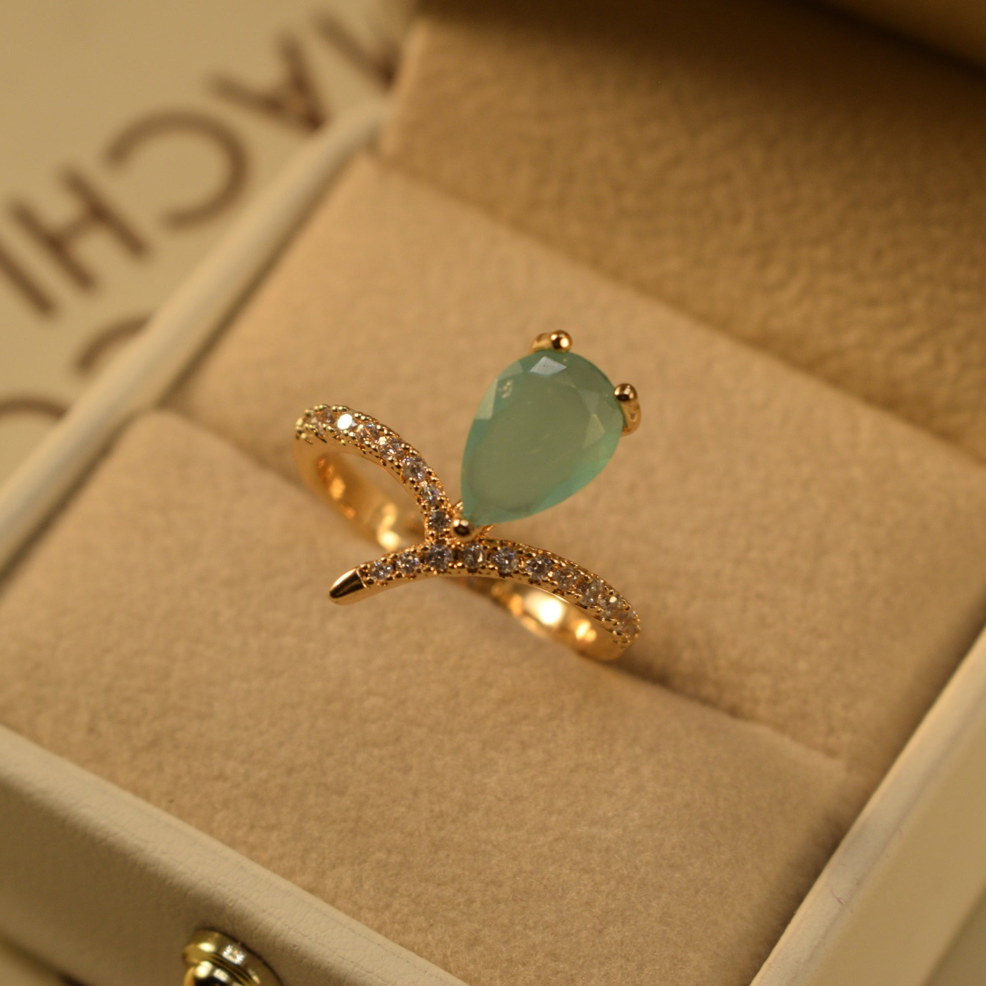 Elegant Design Gold Plated Crystal Stones Ring For Girls/Women