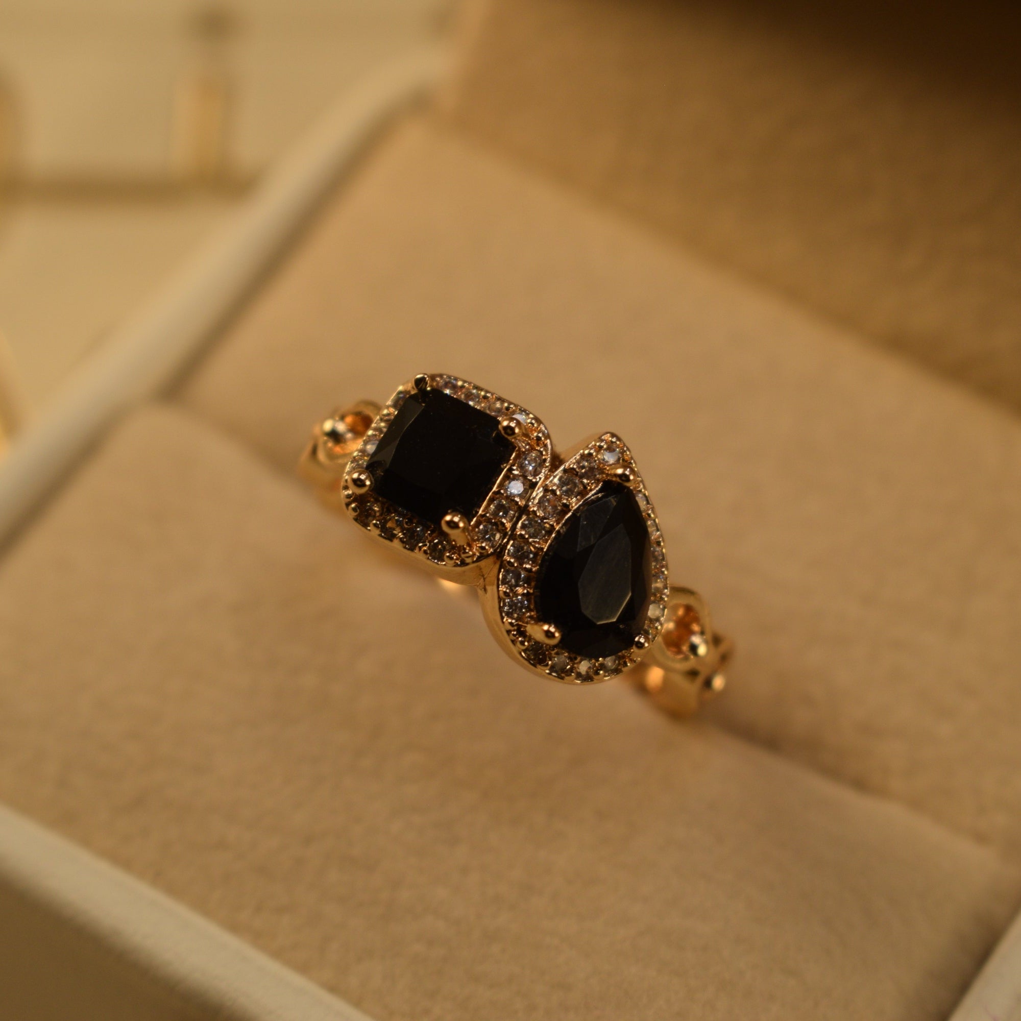 Stylish Design Gold Plated Crystal Stones Ring For Girls/Women
