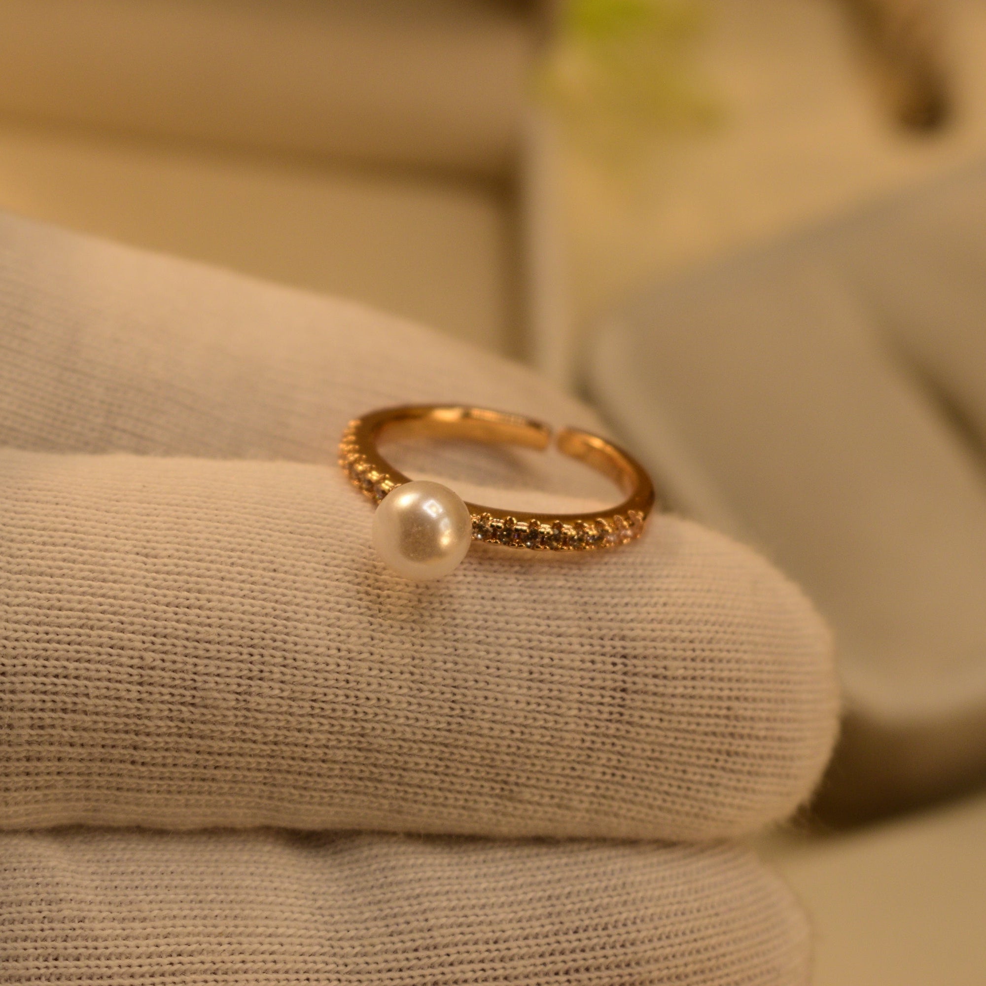 Beautiful Design Gold Plated Crystal Stones Ring For Girls/Women