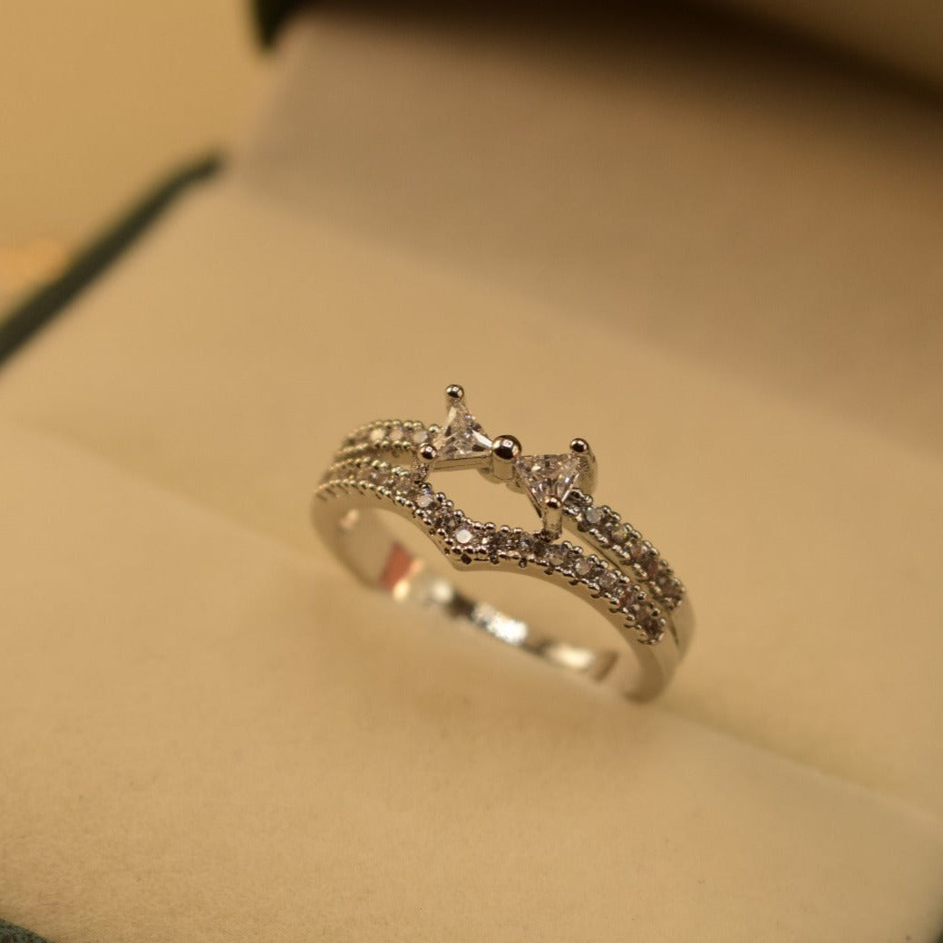 Stylish Design Crystal Stone Gold Plated Ring for Girls/Women
