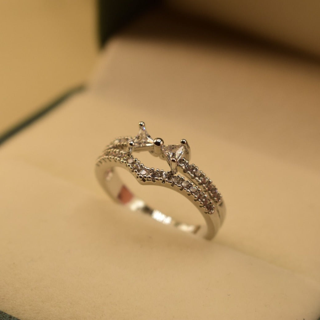 Stylish Design Crystal Stone Gold Plated Ring for Girls/Women