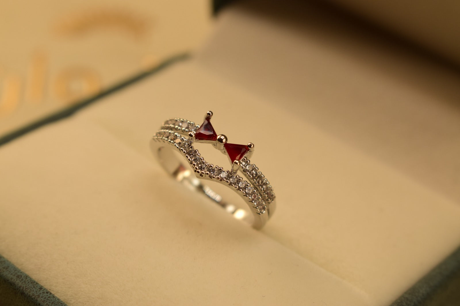 Stylish Design Crystal Stone Gold Plated Ring for Girls/Women
