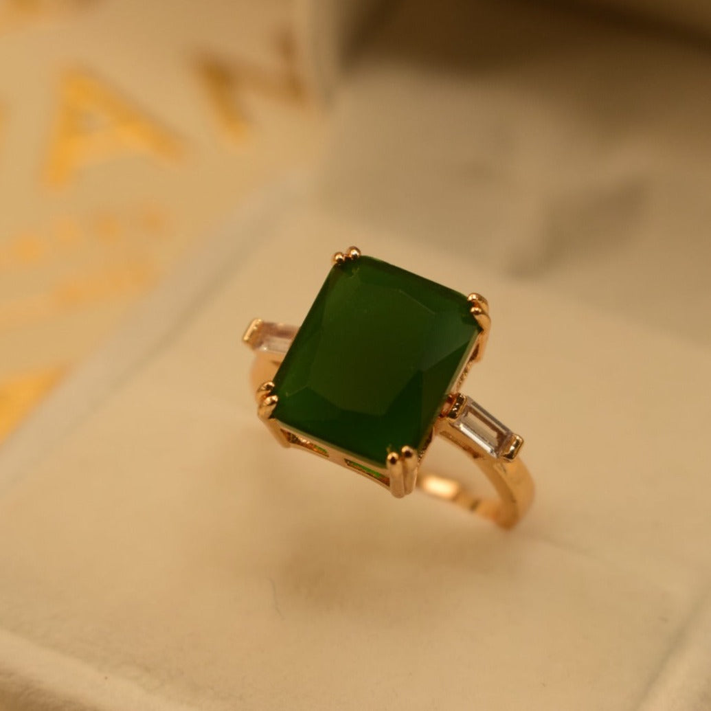 Elegant Design Golden Green/Red/Pink Stone Ring for Girls/Women