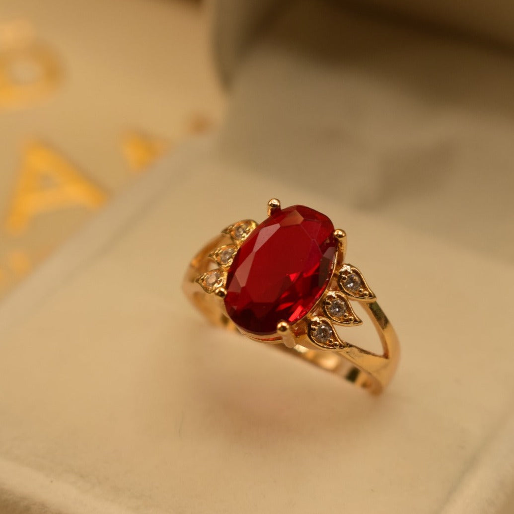 Unique Design Golden Red Stone Ring for Girls/Women