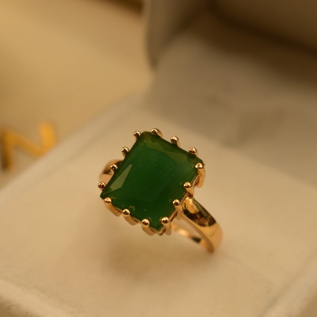 Unique Design Golden Red/Black/Green/Royal Blue Stone Ring for Girls/Women