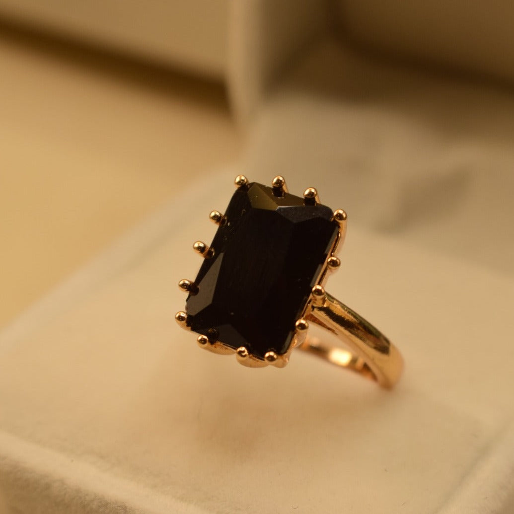 Unique Design Golden Red/Black/Green/Royal Blue Stone Ring for Girls/Women