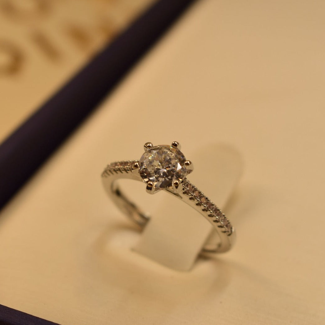 Unique Design Golden/Silver Stone Ring for Girls/Women