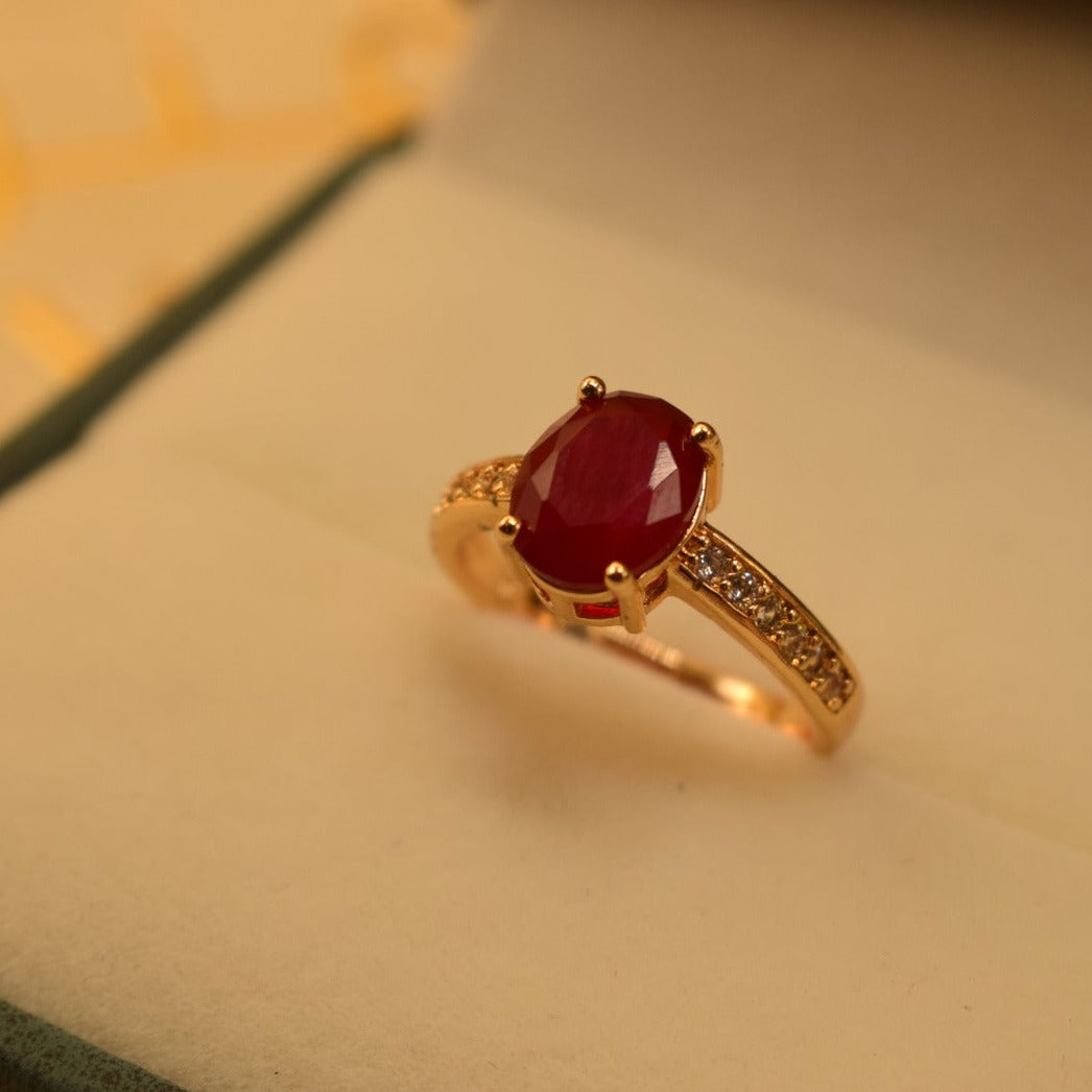 Elegant Design Real Maroon/Black Stone Gold Plated Ring for Girls/Women