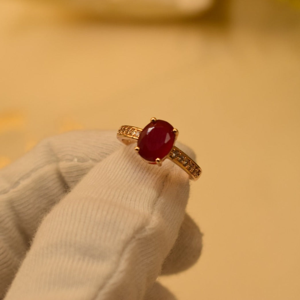 Elegant Design Real Maroon/Black Stone Gold Plated Ring for Girls/Women