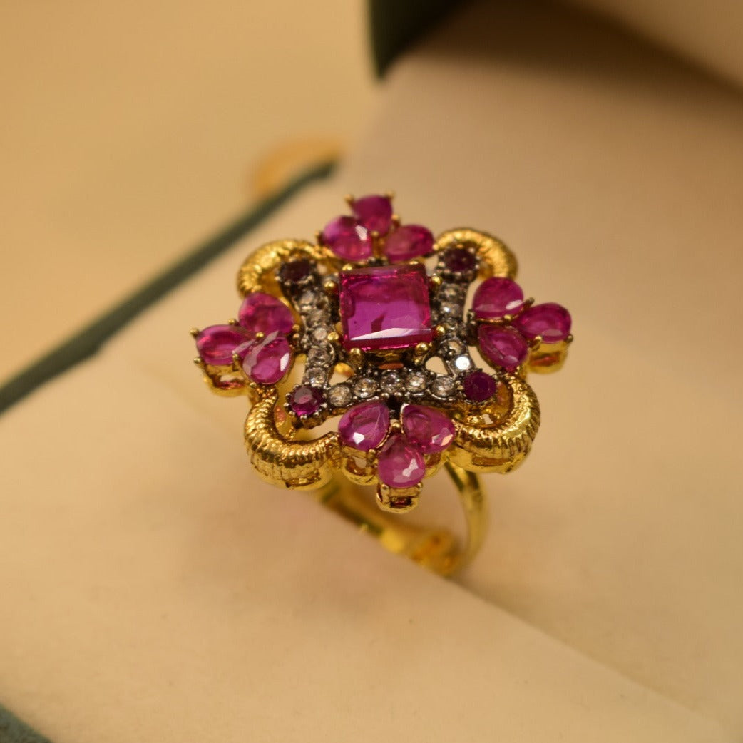Charming Unique Design Gold Plated Real Stones Ring for Girls/Women