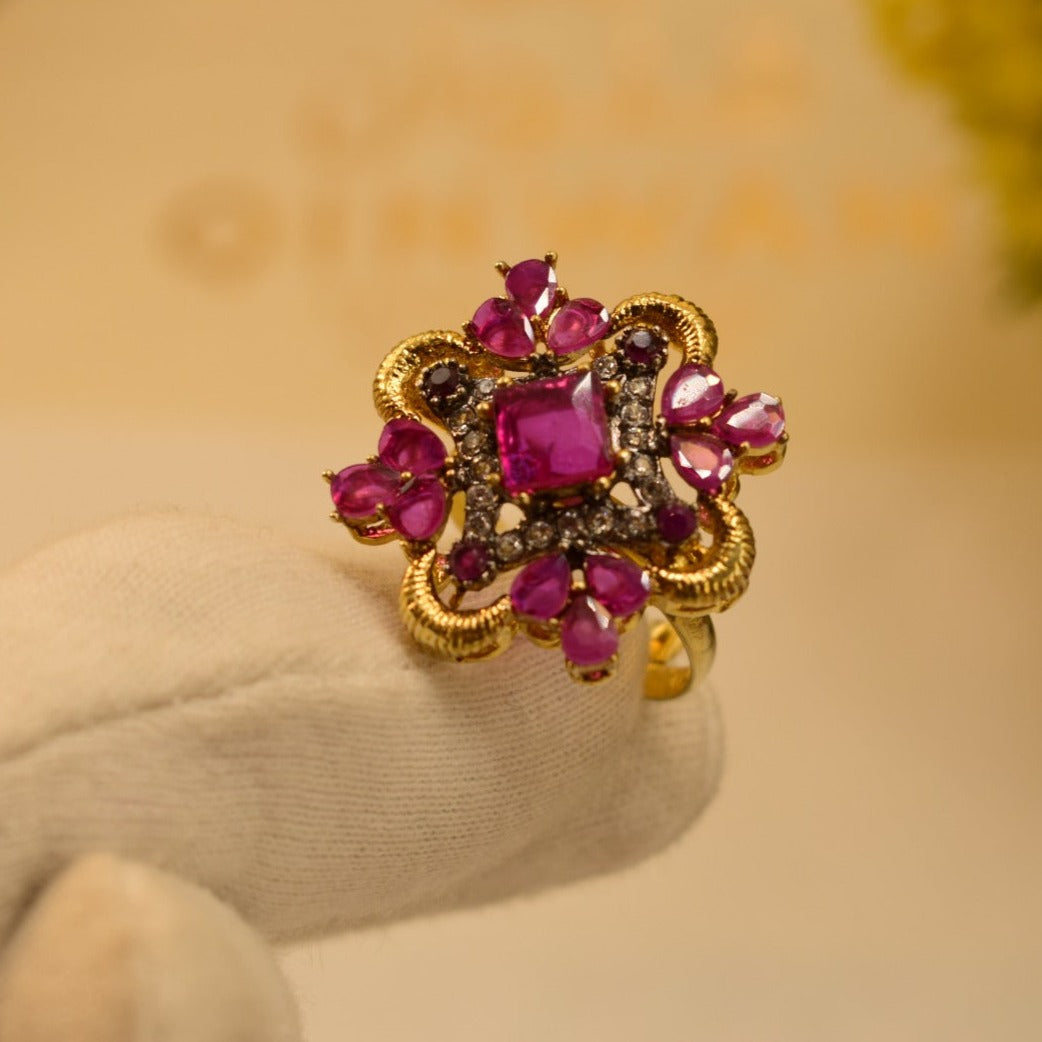 Charming Unique Design Gold Plated Real Stones Ring for Girls/Women