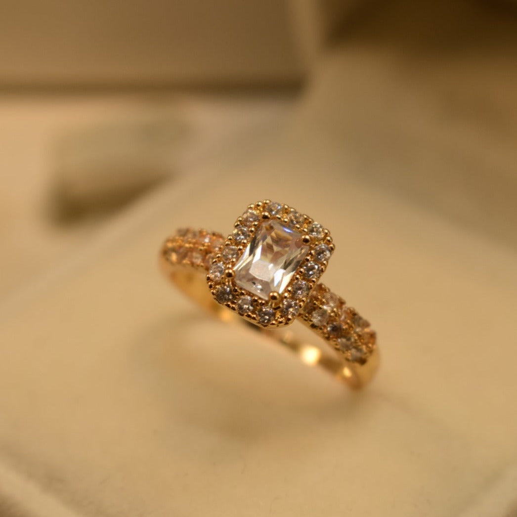 Elegant Design Real Stone Gold Plated Ring for Girls/Women