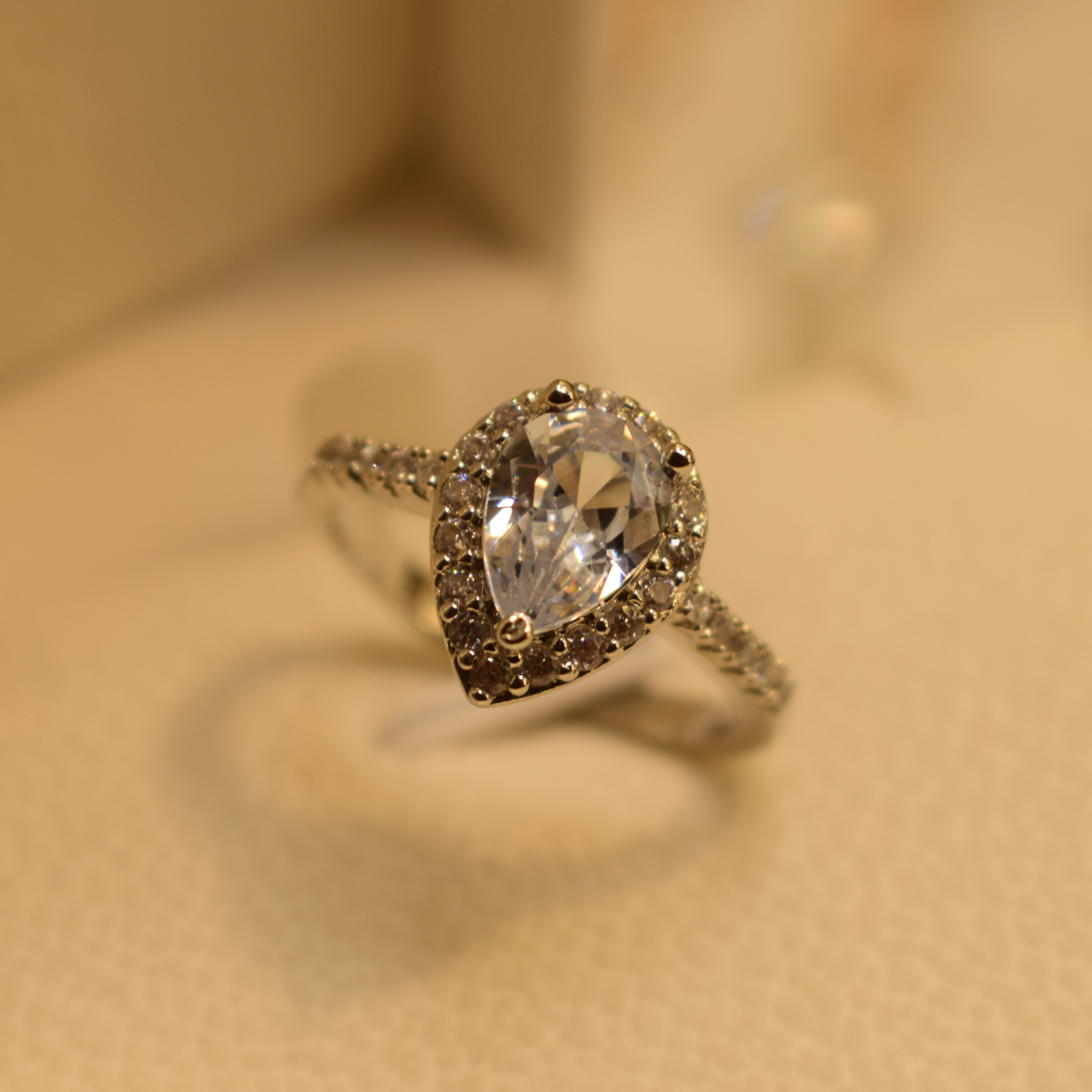 Elegant Design Real Stone Gold Plated Ring for Girls/Women