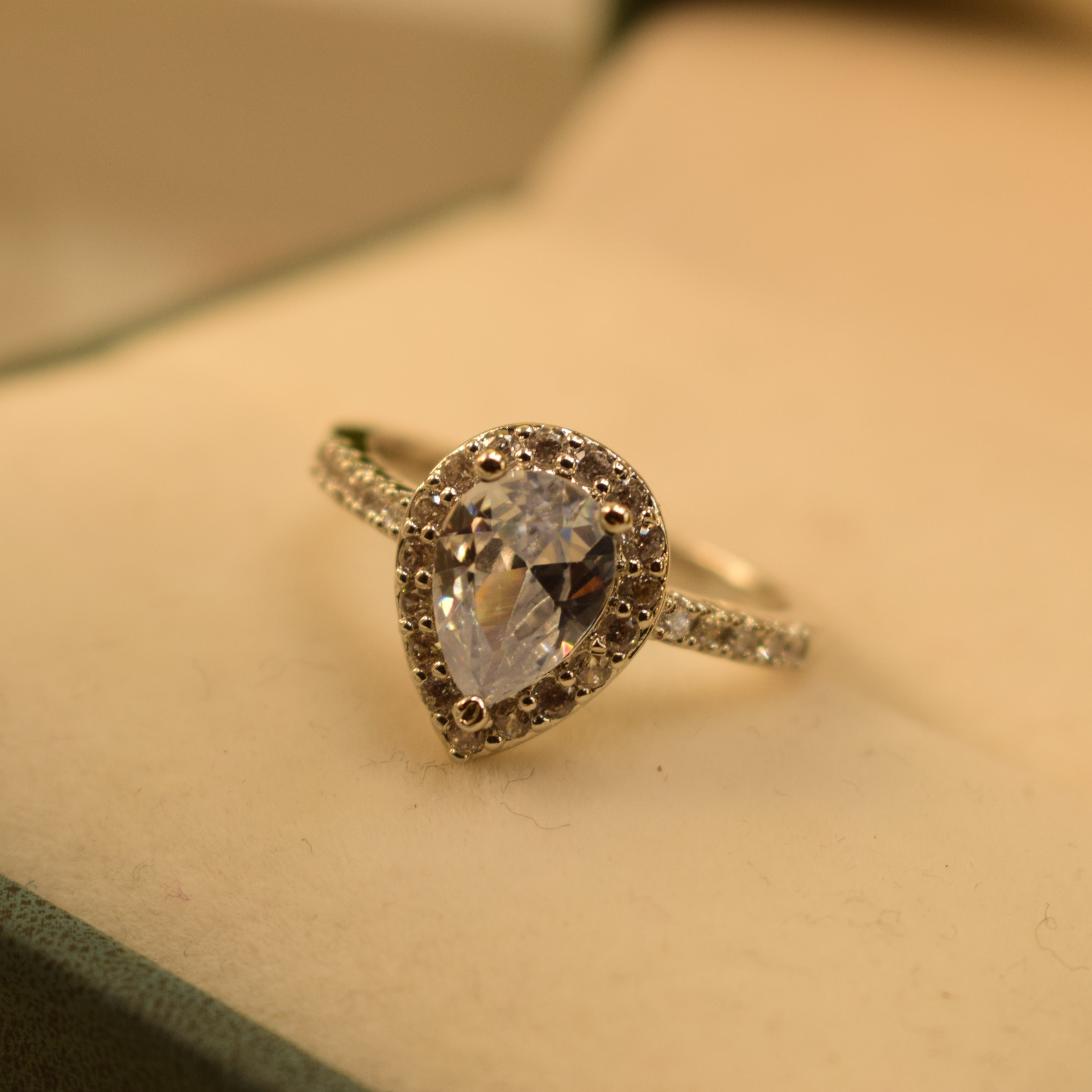 Elegant Design Real Stone Gold Plated Ring for Girls/Women