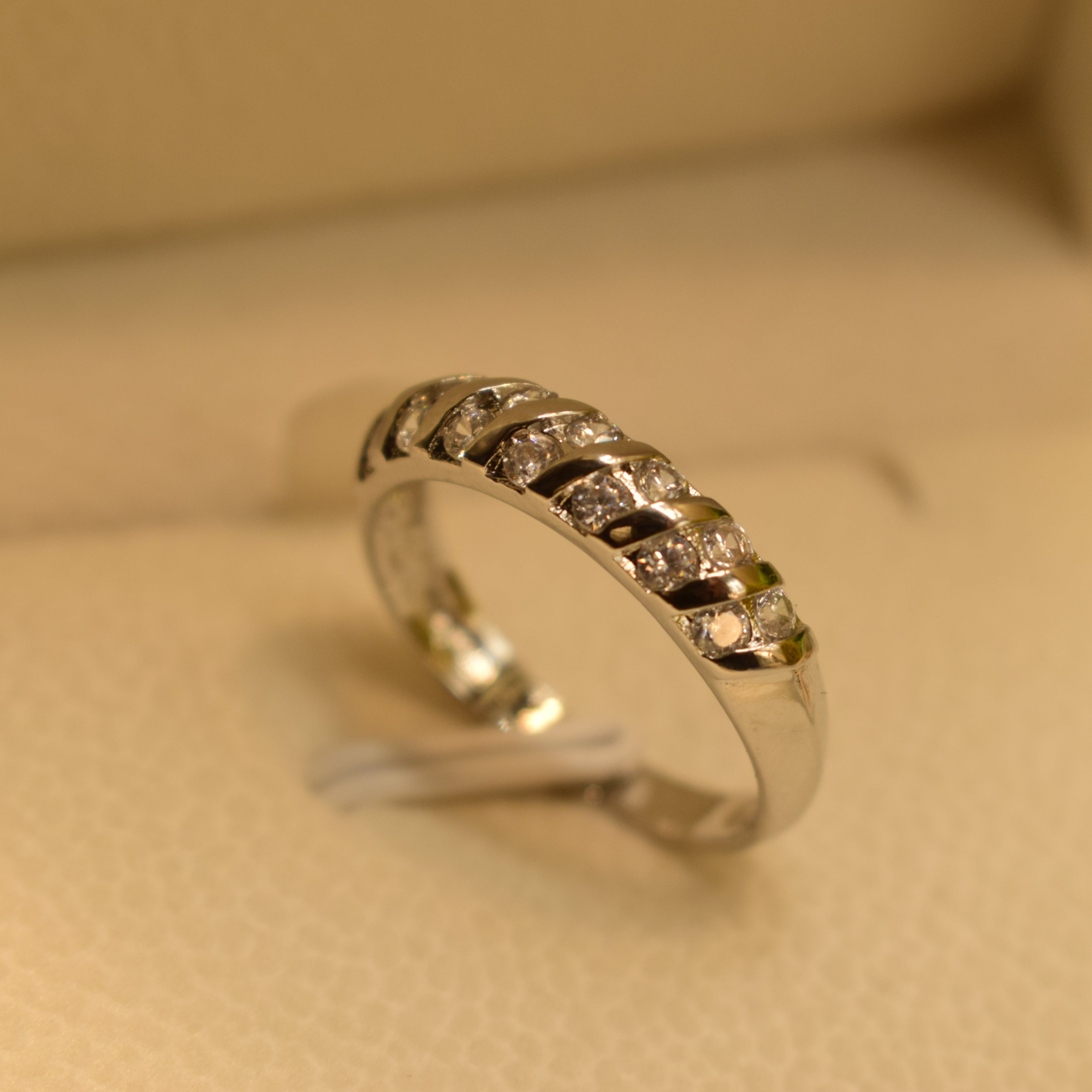 Unique Design Silver Ring for Girls/Women