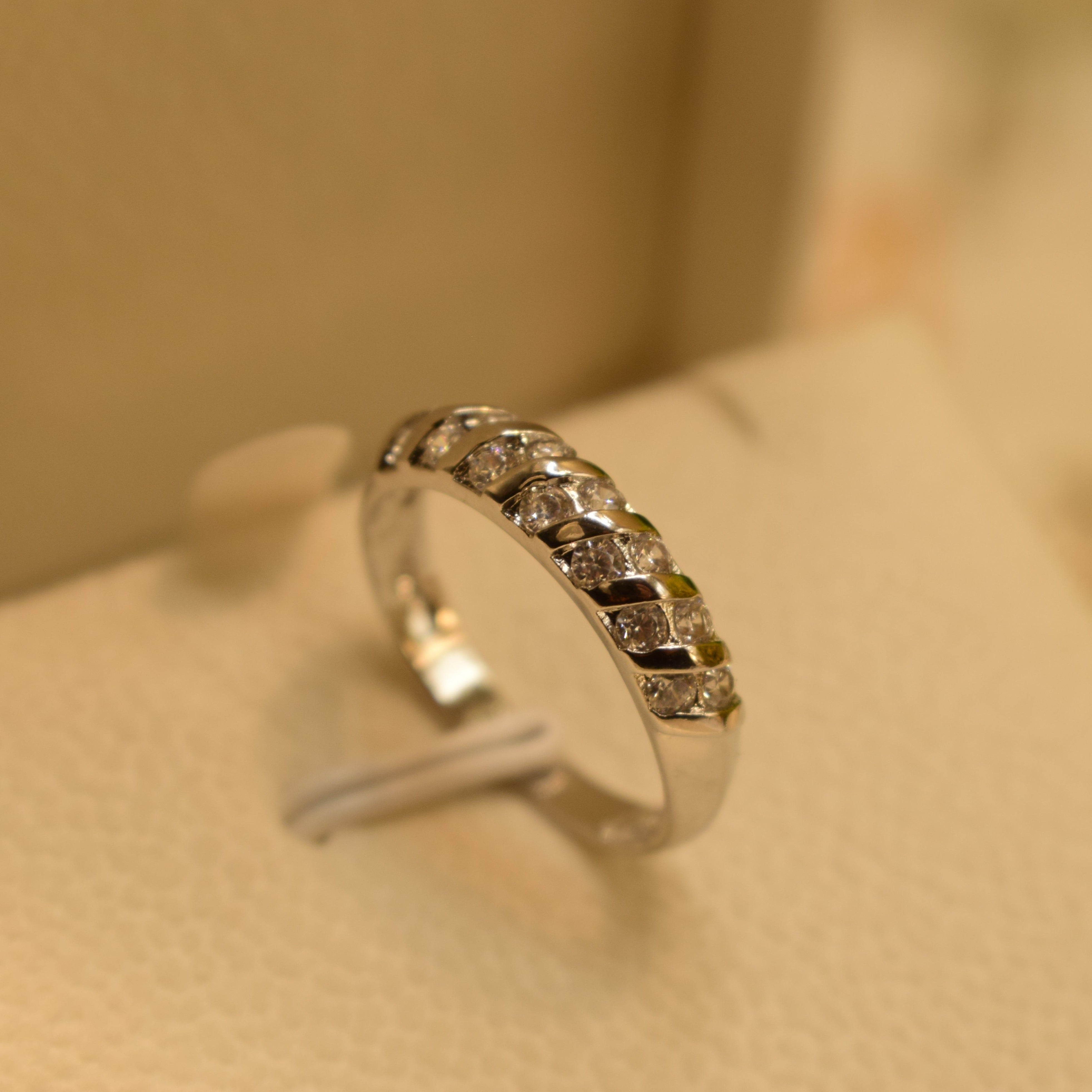Unique Design Silver Ring for Girls/Women