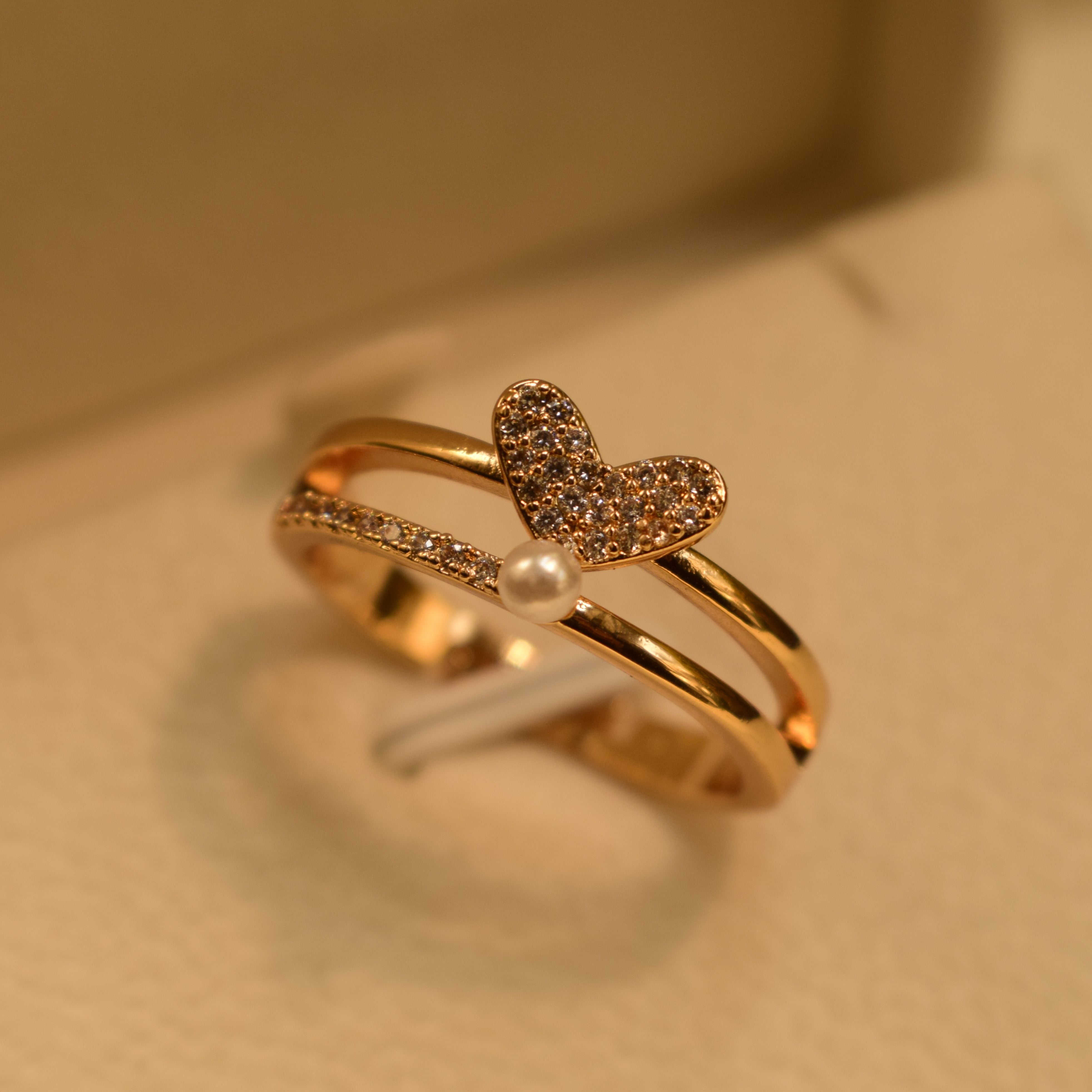 Elegant Heart Design Gold Plated Ring for Girls/Women