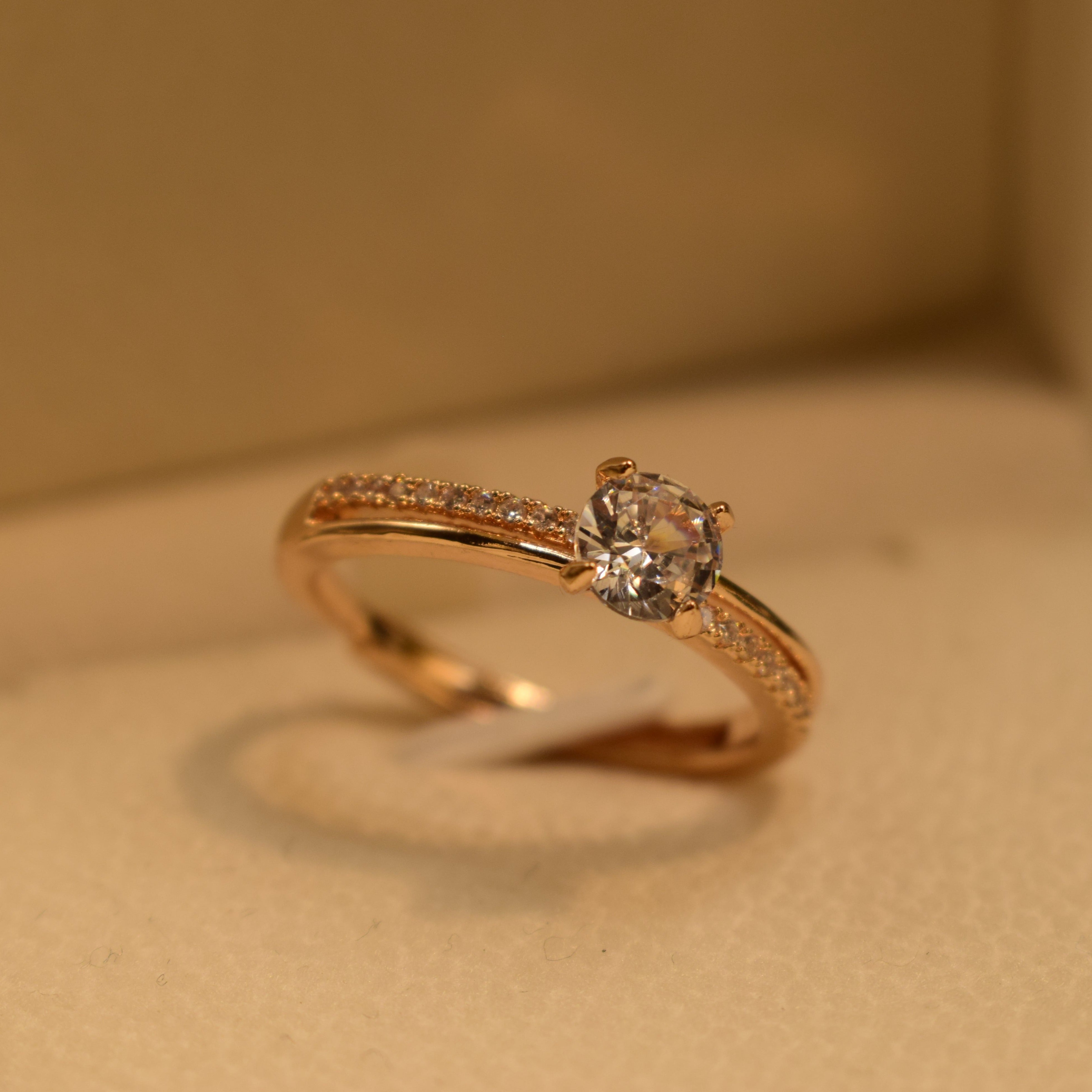 Elegant Design Gold Plated Ring for Girls/Women