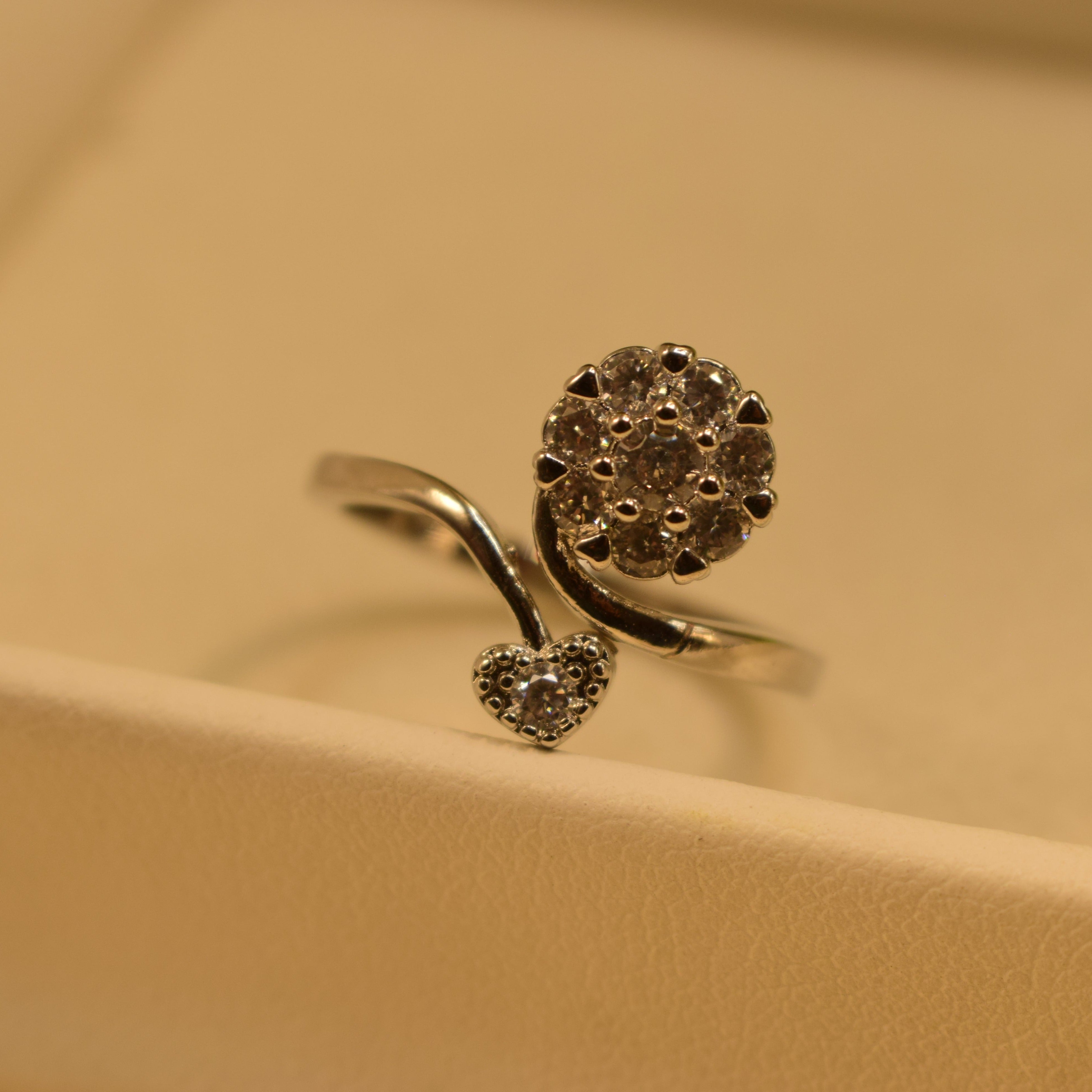 Unique Design Real Stone Ring for Girls/Women