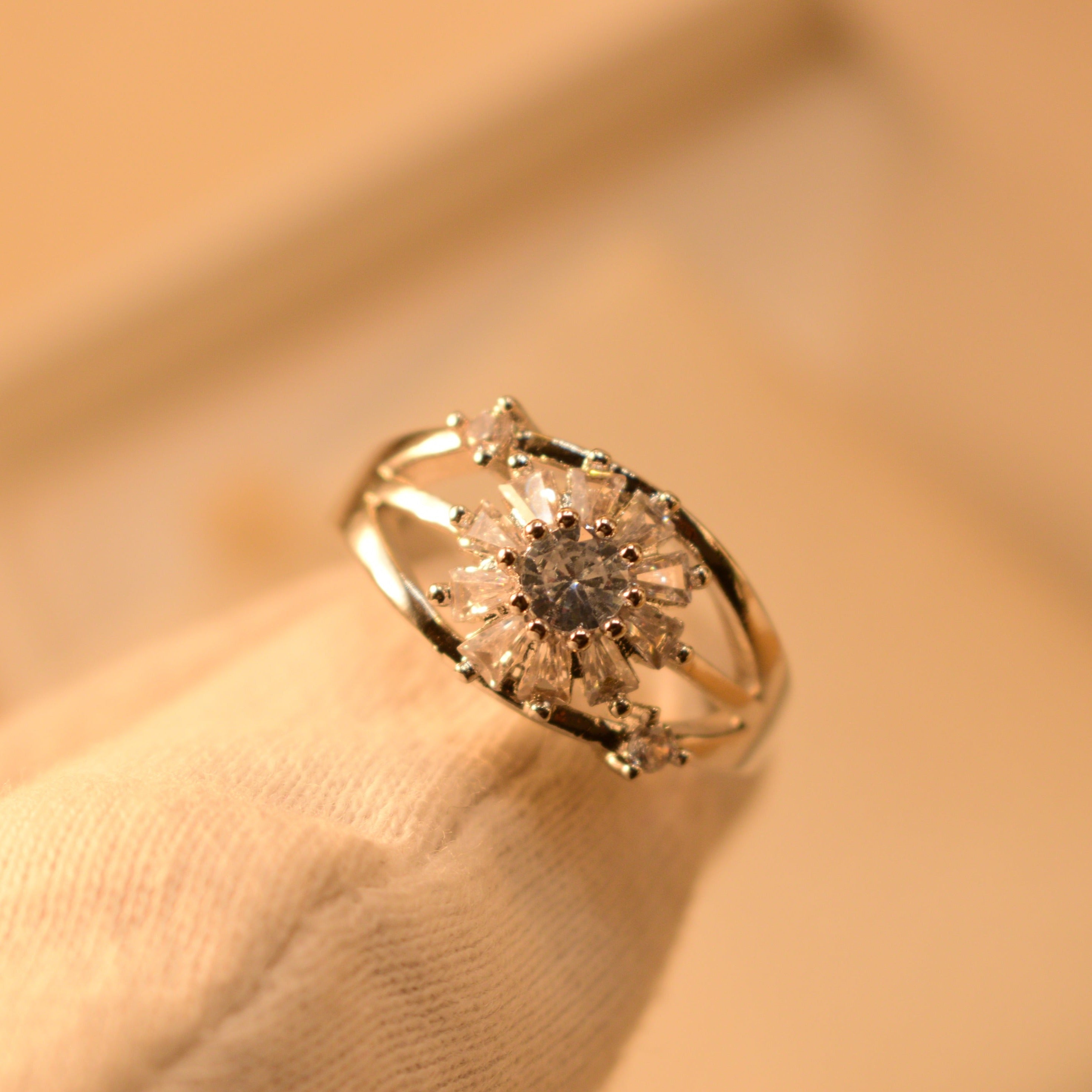 Elegant Crystal Ring for Girls/Women