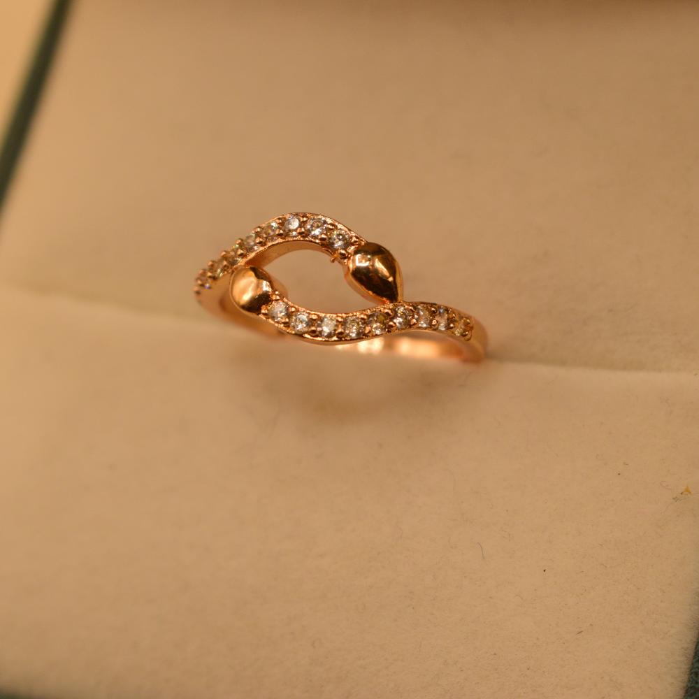Stylish Design Gold Plated Crystal Stones Ring for Girls/Women