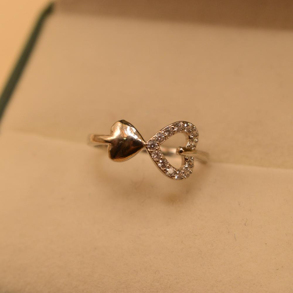 Fancy Unique Design Crystal Stones Silver Ring for Girls/Women