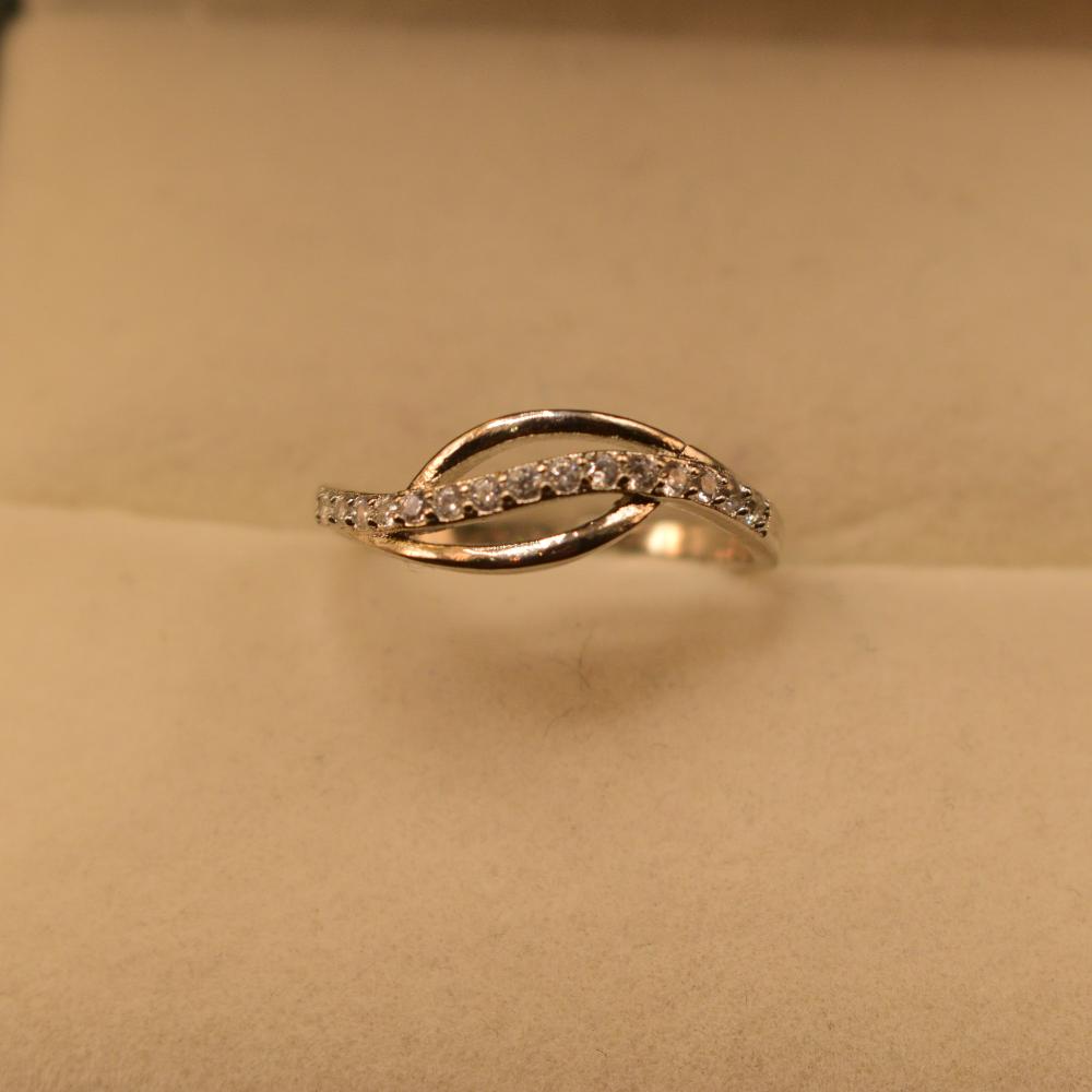 Elegant Stylish Crystal Stones Silver Ring for Girls/Women