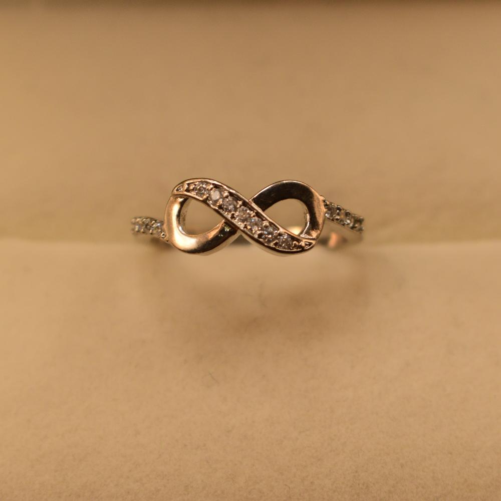 Gorgeous Crystal Stones Silver Ring for Girls/Women