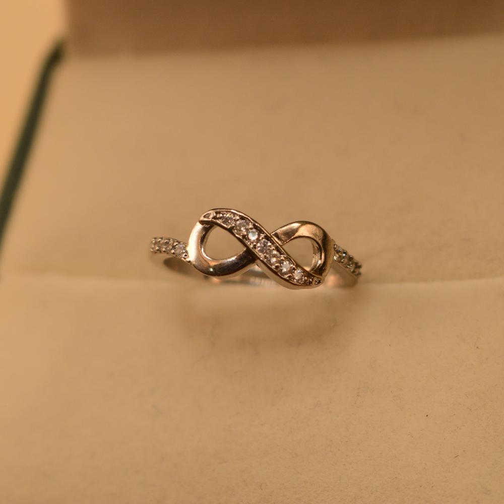 Gorgeous Crystal Stones Silver Ring for Girls/Women