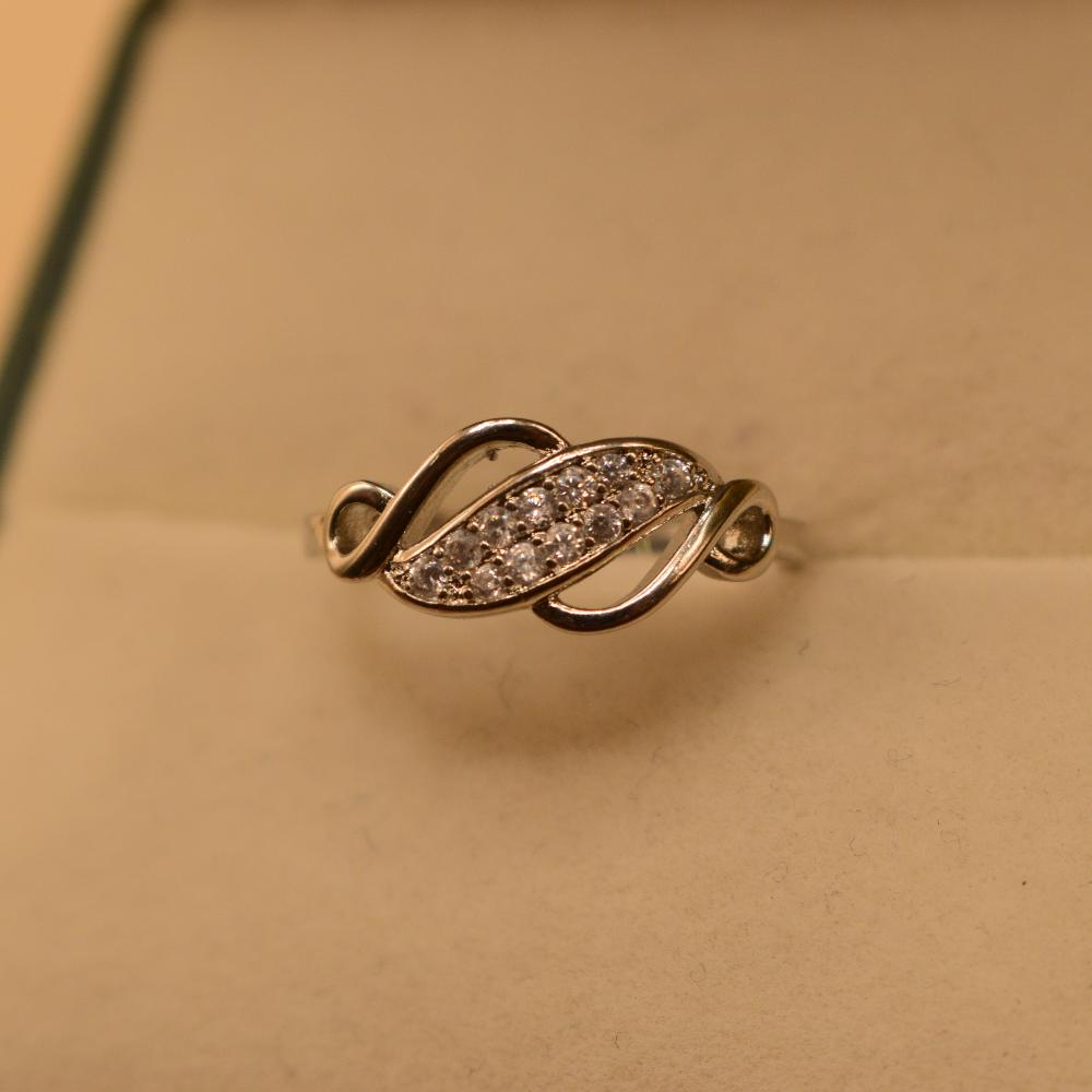Fancy Beautiful Design Crystal Stones Silver Ring for Girls/Women