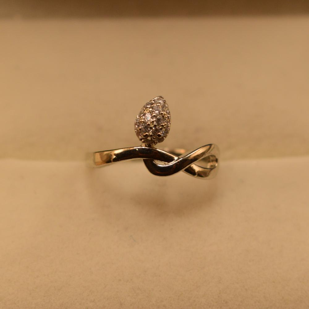 Elegant Glamorous Crystal Stones Silver Ring for Girls/Women