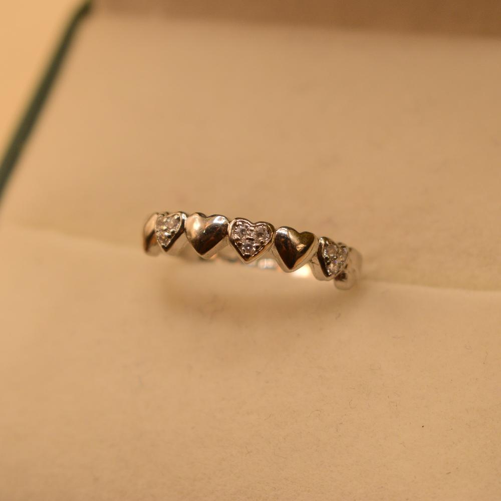 Hearts Design Crystal Stones Silver Ring for Girls/Women