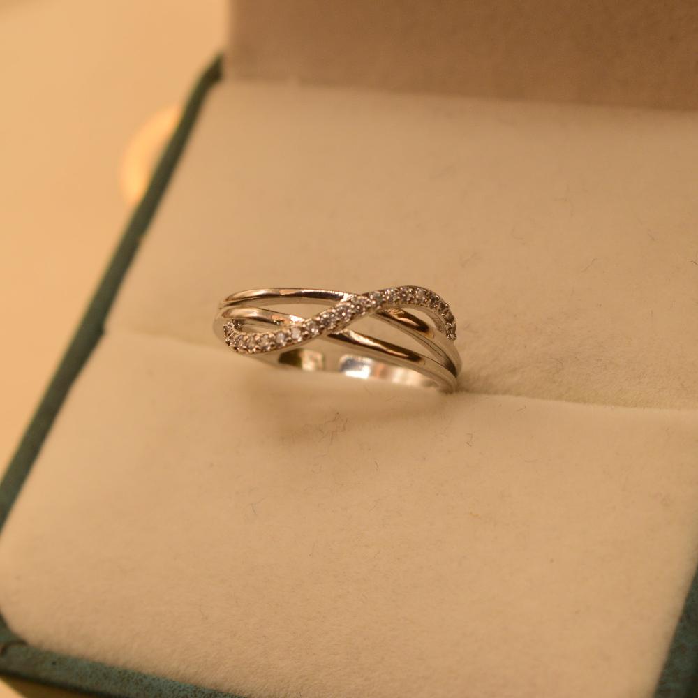 Stylish Fancy Design Crystal Stones Silver Ring for Girls/Women