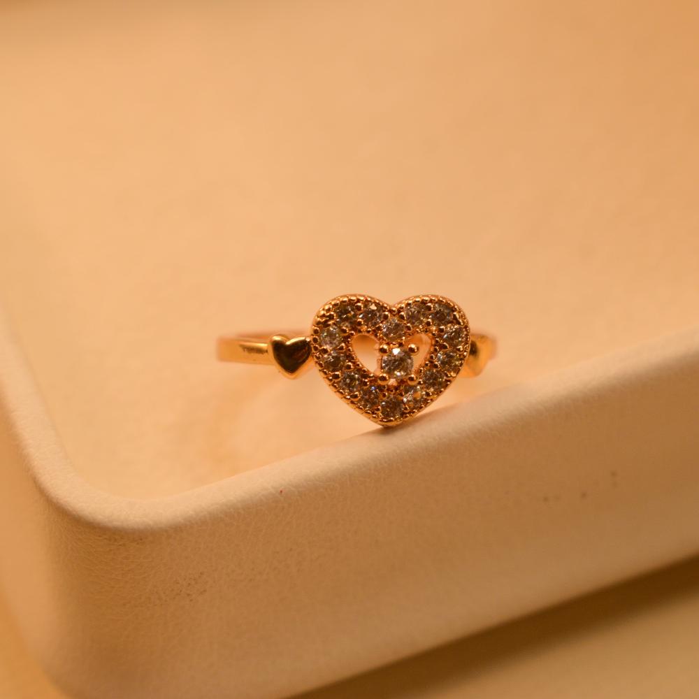 Gorgeous Luminous Design Crystal Stones Ring for Girls/Women