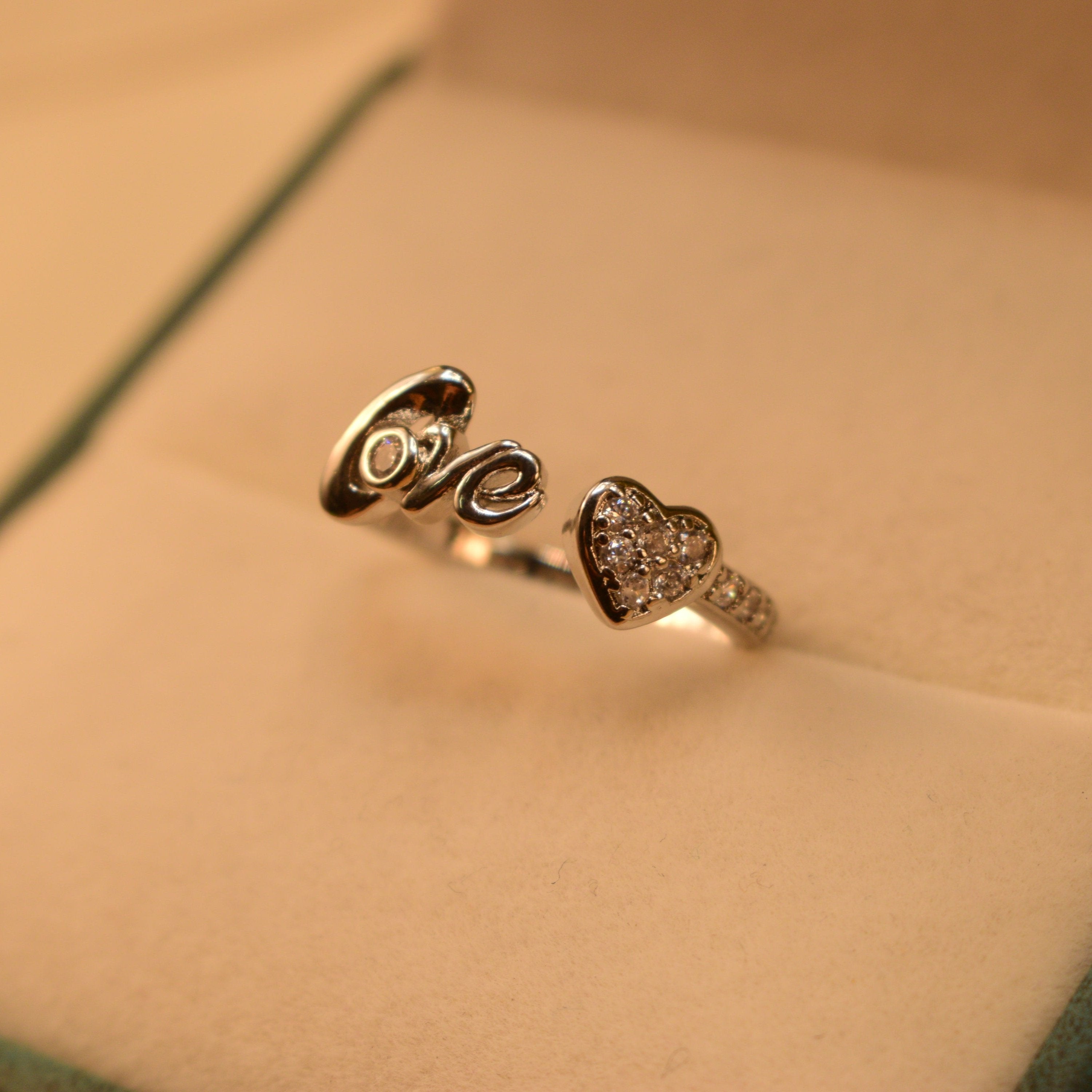 Luxury Elegant Crystal Stones Silver Ring for Girls/Women