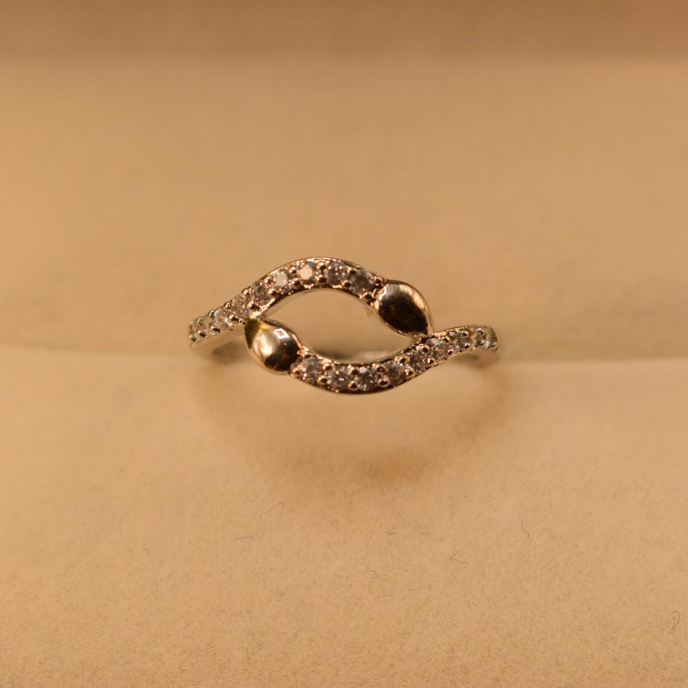 Stylish Beautiful Design Crystal Stones Silver Ring for Girls/Women