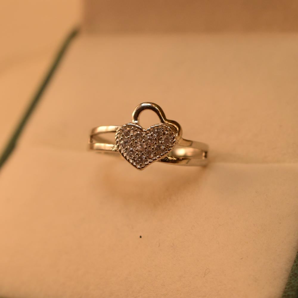 Luminous Heart Design Crystal Stones Silver Ring for Girls/Women