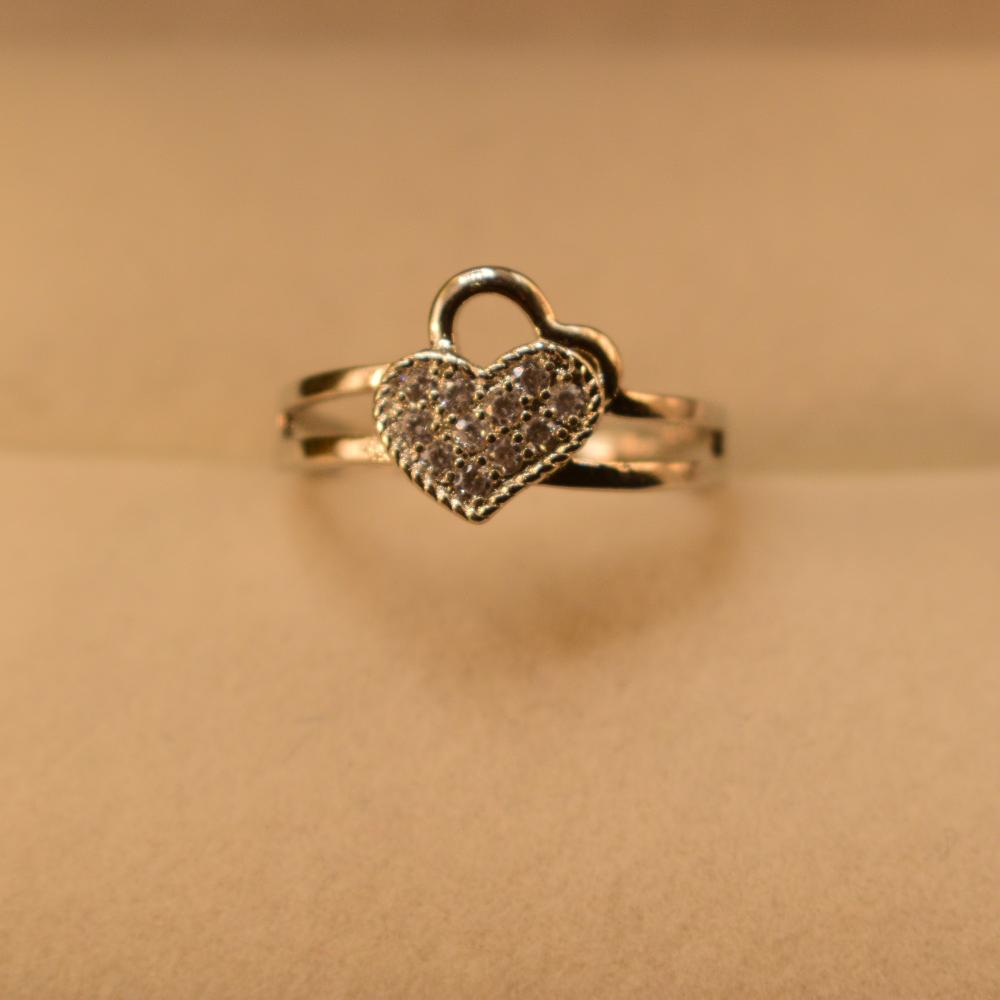 Luminous Heart Design Crystal Stones Silver Ring for Girls/Women
