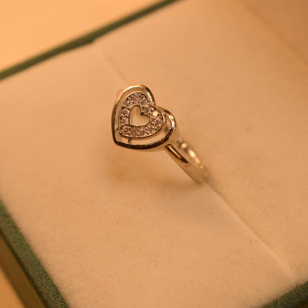 Beautiful Heart Design Crystal Stones Silver Ring for Girls/Women