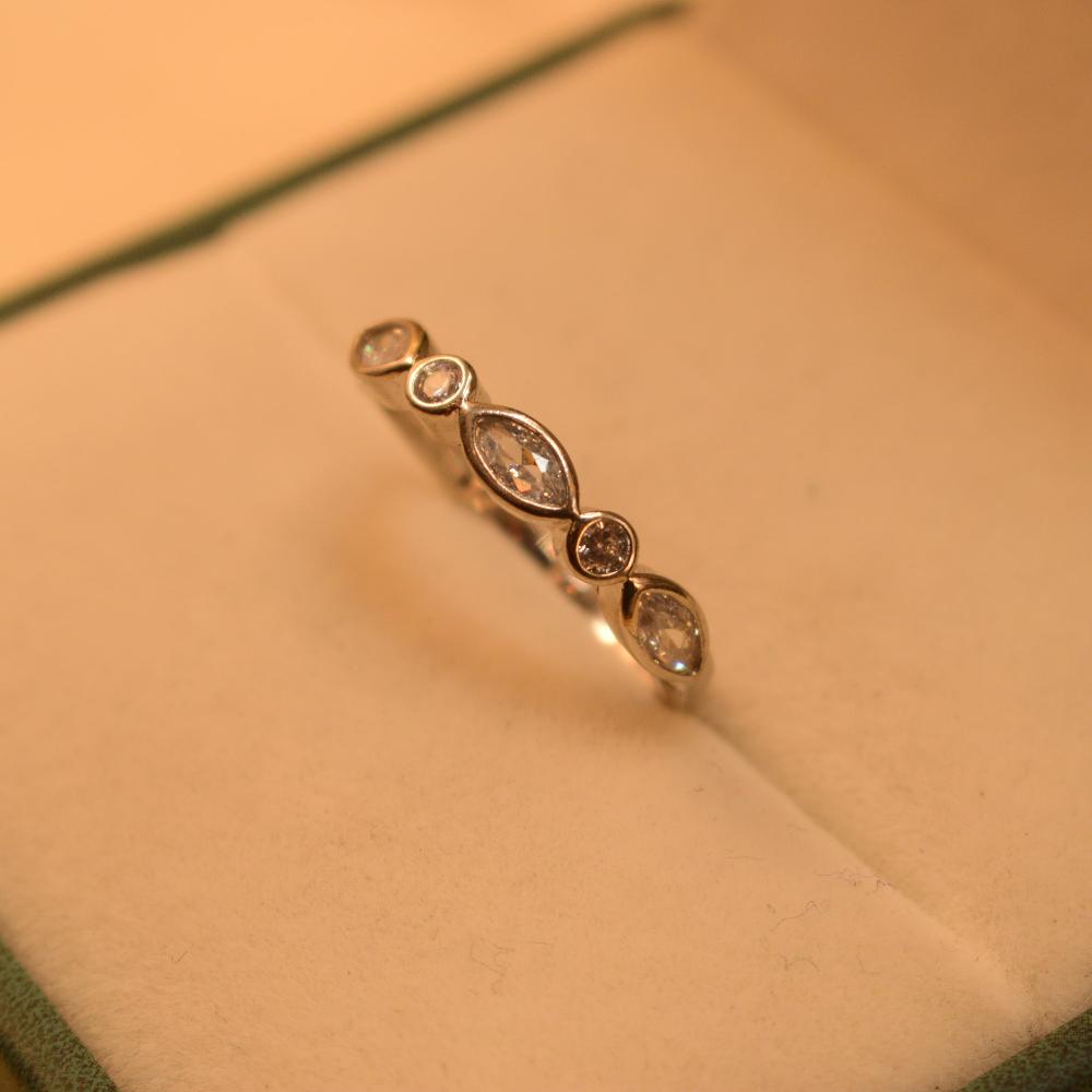 Luminous Design Crystal Stones Silver Ring for Girls/Women