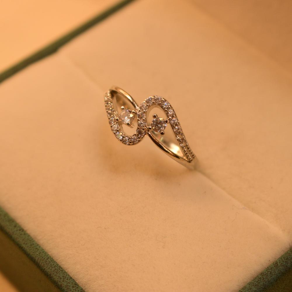 Gorgeous Unique Design Crystal Stones Silver Ring for Girls/Women