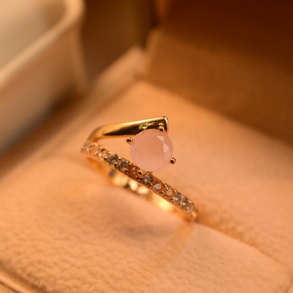 Gorgeous Unique Design Gold Plated Ring For Girls/Women