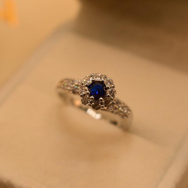 Glamorous Unique Design Real Stones Silver Ring For Girls/Women