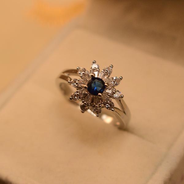 Luminous Flower Shaped Real Stones Silver Ring For Girls/Women