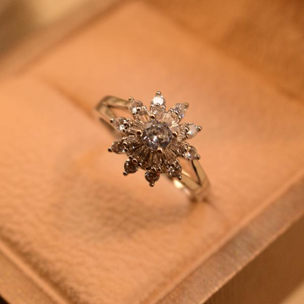 Luminous Flower Shaped Real Stones Silver Ring For Girls/Women