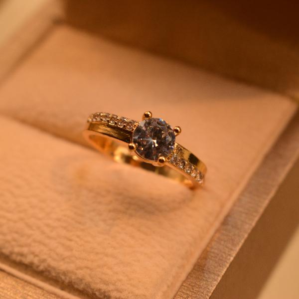 Luxury Fancy Crystal Stones Gold Plated Ring For Girls/Women