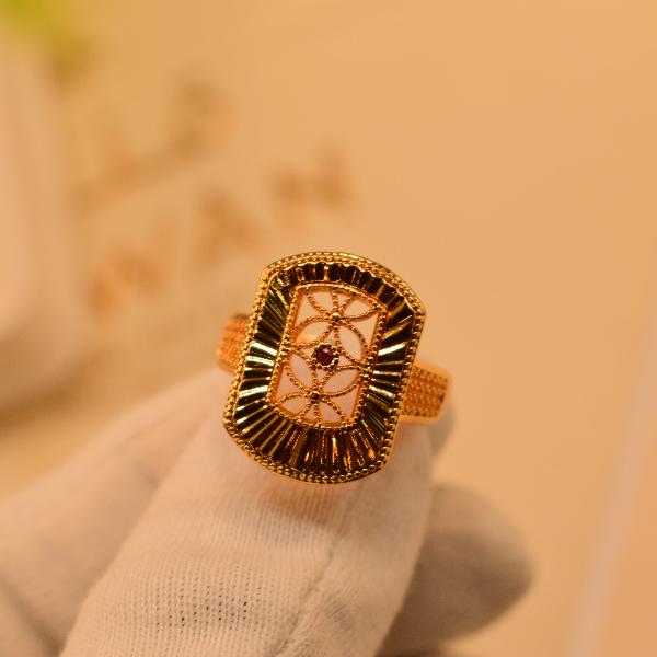 Gorgeous Design Crystal Stones Gold Plated Ring For Girls/Women