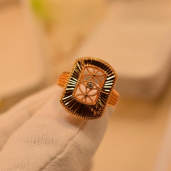 Gorgeous Design Crystal Stones Gold Plated Ring For Girls/Women