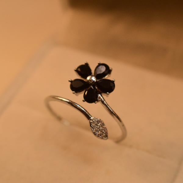 Fancy Flower Design Real Stone Silver Ring For Girls/Women